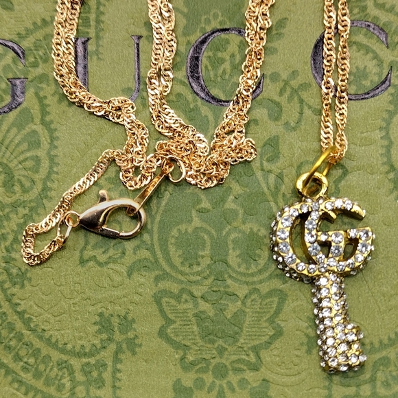 Gucci GG Button Crystal Rhinestone Zipper Pull Gold Key Shape 1pc 30mm X 15mm - Picture 2 of 5